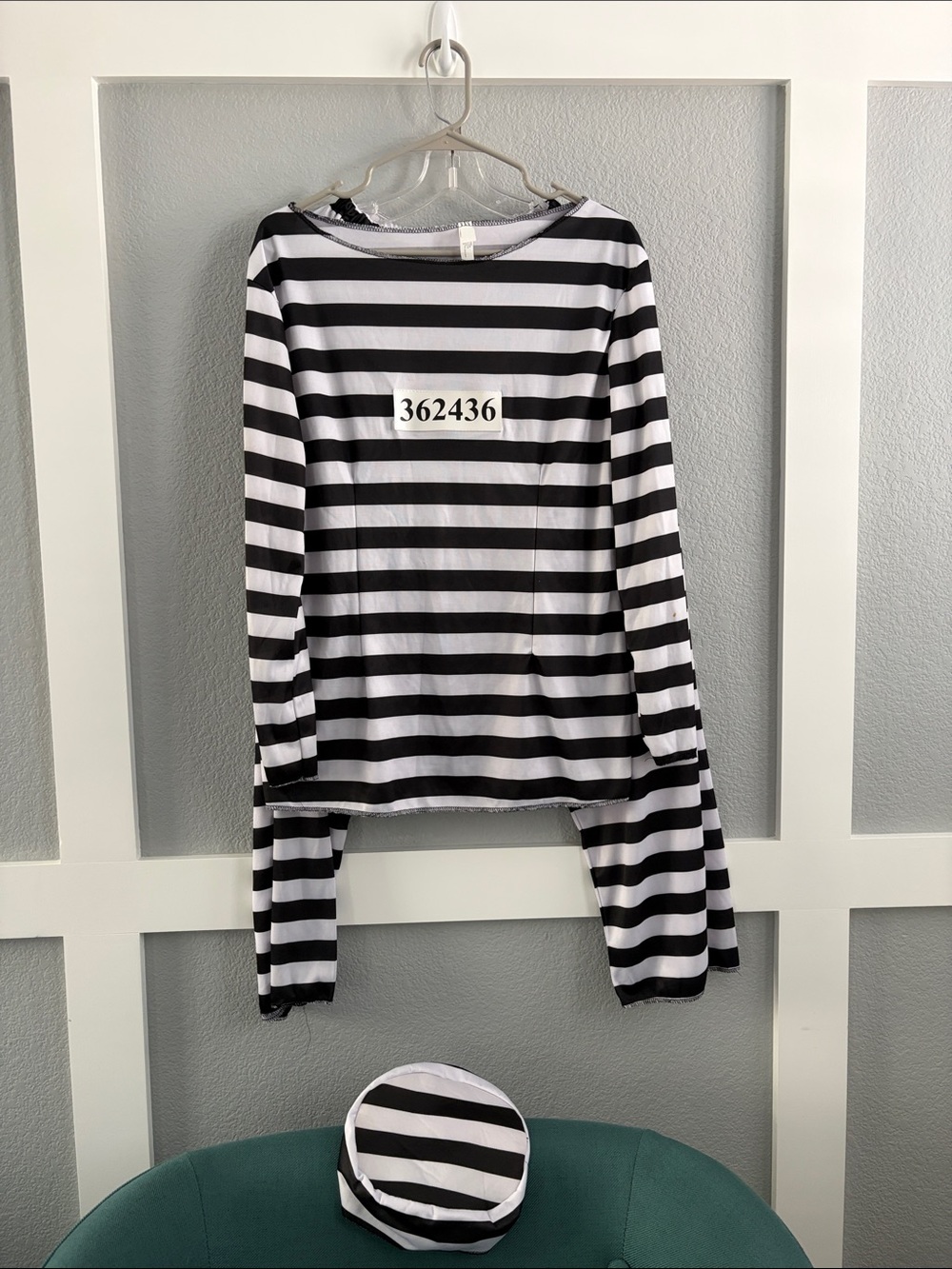 Unisex Halloween costumes Black & White Striped Long Sleeve Top/Bottoms/Hat
